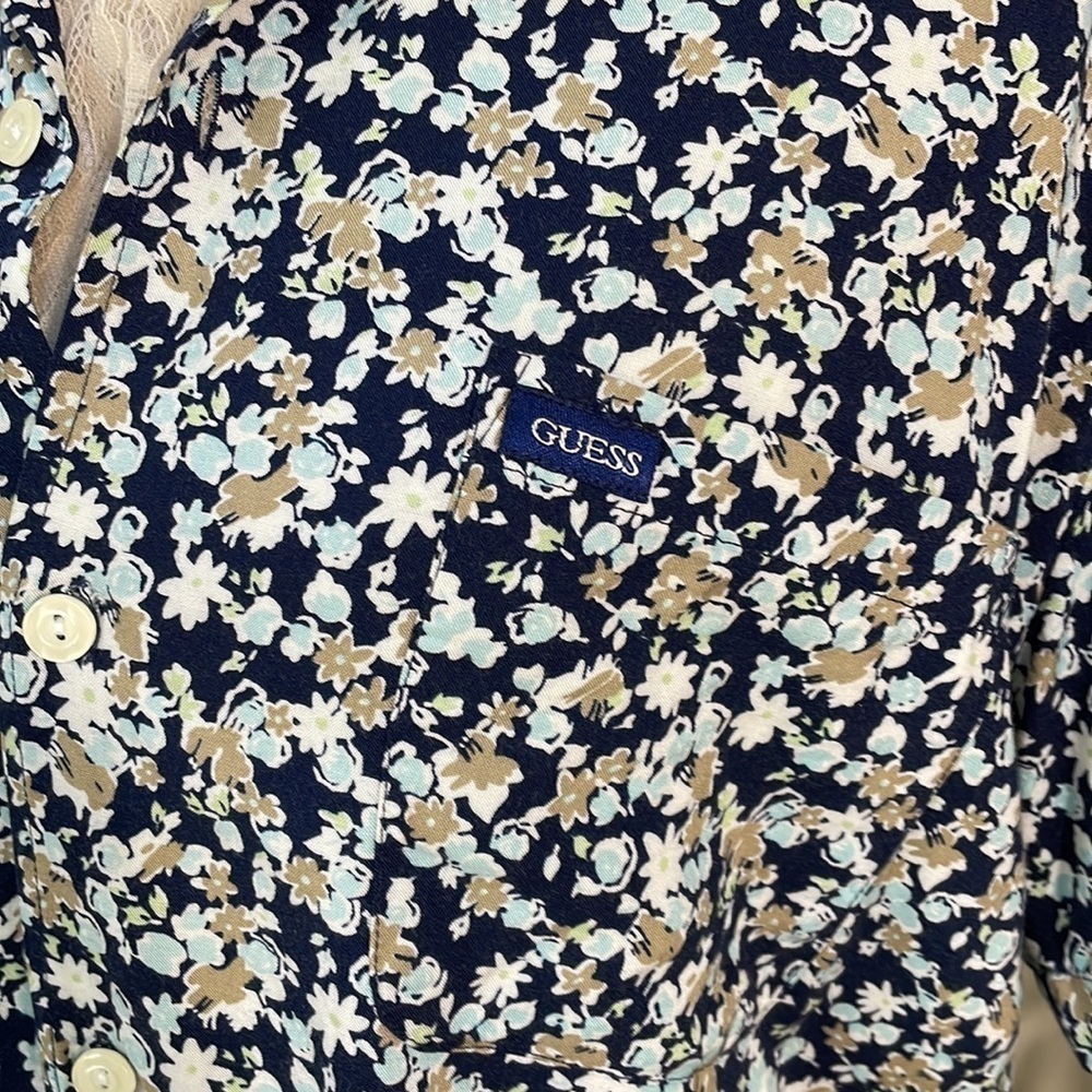 Vintage Guess blue floral button down top SZ S/M - Picture 4 of 9